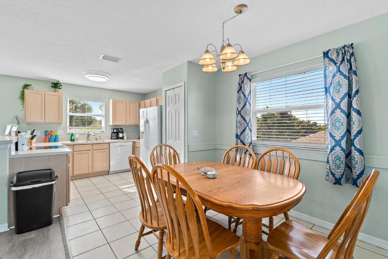 Surfside Paradise Retreat - 3Br And 2Ba Duplex, Grill, Dog Friendly - Close To The Beach! Melbourne Eksteriør bilde